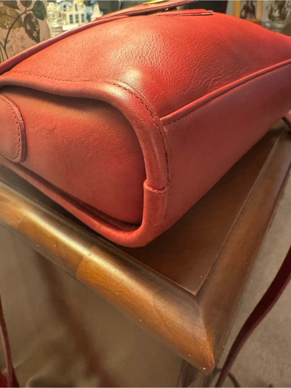 Vintage Coach Devon Bag - Leather Crossbody Bag with Turn-Lock Closure - Picture 9 of 10